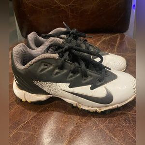 Nike boys baseball cleats
